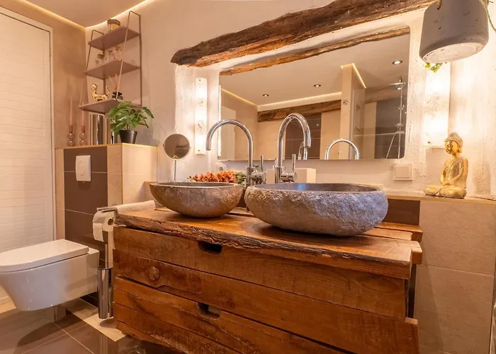 Kleines Eifel Backhaus Mit Sauna Feuerscheid